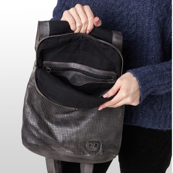 north face backpack styles The NF0A8EZK 35L Travel Backpack, TNF Black / OSFA Condition:Grade C Luxury Fashion Trend Women or hauling gear to teen boys